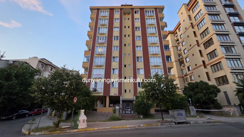 ATAŞEHİR KÜÇÜKBAKKALKÖY'DE MERKEZİ KONUMDA EBEVYN BANYOLU 3+1 KİRALIK DAİRE