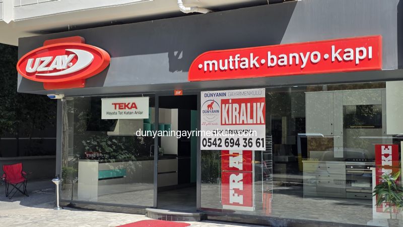 KADIKÖY ŞEMSETTİN GÜNALTAY'DA MİNİBÜS CADDESİNDE KİRALIK DÜKKAN
