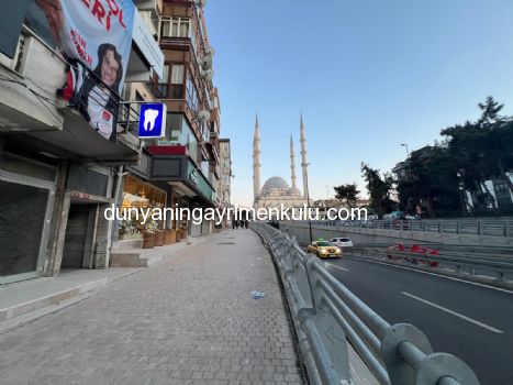 MALTEPE MERKEZDE BAĞDAT CADDESİNE 10 M CEPHELİ SATILIK MAĞAZA