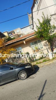 ESENKENT DE 215 M2 ÜZERİNDE MÜSTAKİL EVİ OLAN SATILIK ARSA