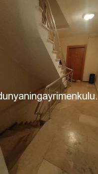 ÜSKÜDAR VALİDE ATİK DE GENÇ BİNADA 2+1 SATILIK DAİRE