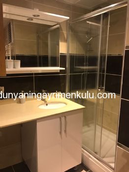 ÜSKÜDAR VALİDE ATİK DE GENÇ BİNADA 2+1 SATILIK DAİRE