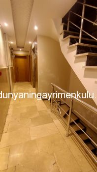 ÜSKÜDAR VALİDE ATİK DE GENÇ BİNADA 2+1 SATILIK DAİRE