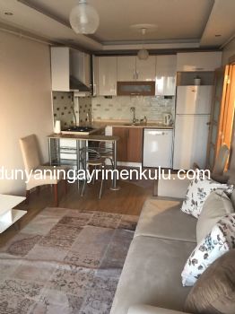 ÜSKÜDAR VALİDE ATİK DE GENÇ BİNADA 2+1 SATILIK DAİRE