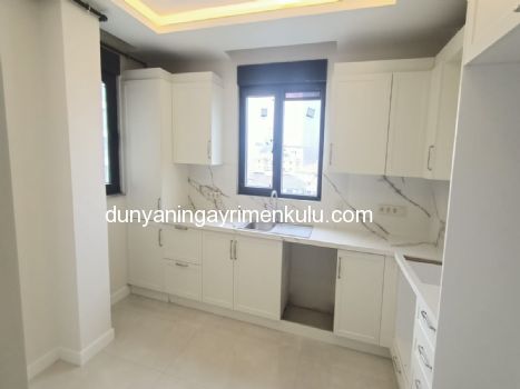 SAHRAİCEDİT ATATÜRK CAD ÇOK YAKIN SATILIK 3+1 DAİRE KATTA TEK