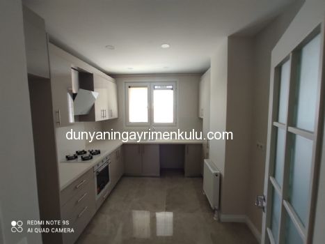 SUADİYE'DE KISMİ DENİZ MANZARALI 1.SINIF LÜX DEKORLU SATILIK 3+1 DAİRE