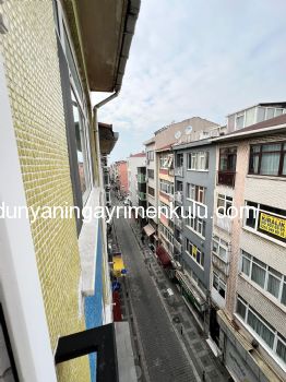 KADIKÖY MERKEZDE EŞYALI 2+1 KİRALIK DAİRE