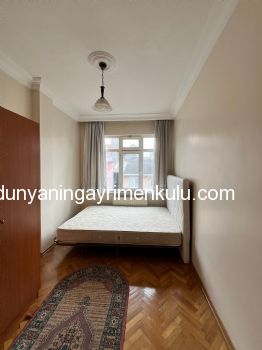 KADIKÖY MERKEZDE EŞYALI 2+1 KİRALIK DAİRE