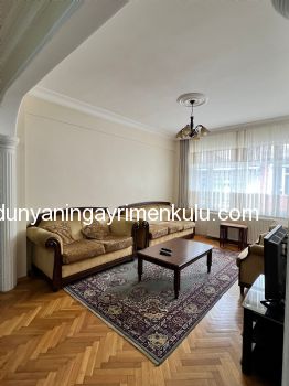 KADIKÖY MERKEZDE EŞYALI 2+1 KİRALIK DAİRE