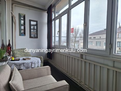 BEYLERBEYİ'NDE  BOĞAZ MANZARALI CADDE ÜZERİNDE 3+1 SATILIK DAİRE