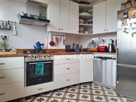 BEYLERBEYİ'NDE  BOĞAZ MANZARALI CADDE ÜZERİNDE 3+1 SATILIK DAİRE