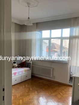 BEYLERBEYİ'NDE  BOĞAZ MANZARALI CADDE ÜZERİNDE 3+1 SATILIK DAİRE