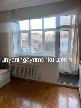 BEYLERBEYİ'NDE  BOĞAZ MANZARALI CADDE ÜZERİNDE 3+1 SATILIK DAİRE