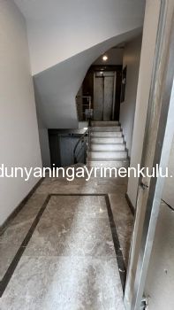 CADDEBOSTAN'DA CADDEYE 2.PARALELDE SIFIR KİRALIK 3+1 DAİRE