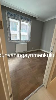 CADDEBOSTAN'DA CADDEYE 2.PARALELDE SIFIR KİRALIK 3+1 DAİRE