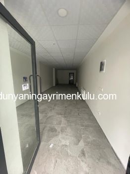MALTEPE MERKEZDE CADDE ÜZERİ BİNADA 3.2 M CEPHELİ KİRALIK MAĞAZA