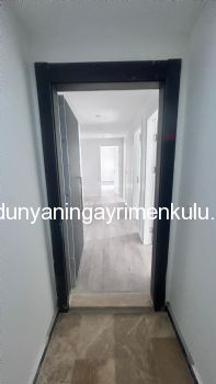 YAKACIK'TA 7/24 GÜVENLİKLİ SİTEDE SIFIR KİRALIK 2+1 DAİRE