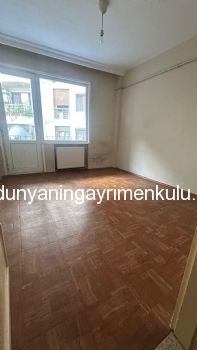 ÜSKÜDAR DOĞANCILAR CADDESİNDE KÖŞE BİNADA KİRALIK 3+1 DAİRE