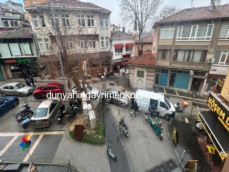 ÜSKÜDAR DOĞANCILAR CADDESİNDE KÖŞE BİNADA KİRALIK 3+1 DAİRE