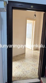 ÜSKÜDAR DOĞANCILAR CADDESİNDE KÖŞE BİNADA KİRALIK 3+1 DAİRE