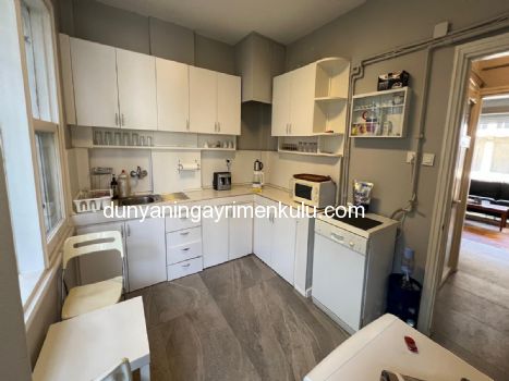 KALAMIŞ SAHİLDE İŞ YERİNE UYGUN KİRALIK 2+1 DAİRE