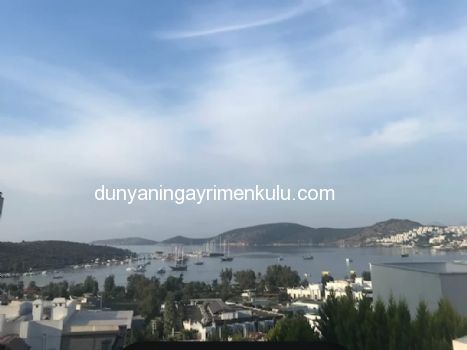 BODRUM GÜMBET'TE DENİZ MANZARALI VE HAVUZLU VİLLA