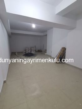 MİNİBÜS YOLUNU GÖREN DÜKKAN