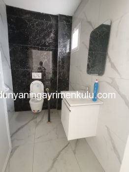 SUADİYE AYŞEKADINDA MİNÜBÜSE 30 METRE DÜKKAN