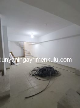SUADİYE AYŞEKADINDA MİNÜBÜSE 30 METRE DÜKKAN