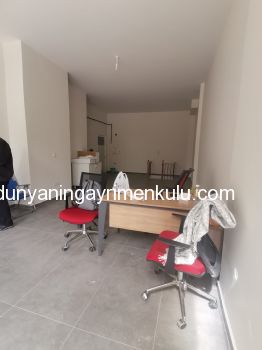 SUADİYE AYŞEKADINDA MİNÜBÜSE 30 METRE DÜKKAN