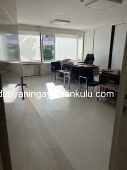 KIZILTOPRAK'TA CADDEYE CEPHELİ İŞ MERKEZİNDE SATILIK OFİS
