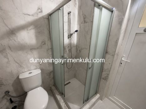 KINALIADA`DA FULL DENİZ MANZARALI İKİBUÇUK KATLI MÜSTAKİL EV