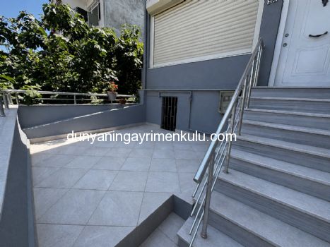 KINALIADA`DA FULL DENİZ MANZARALI İKİBUÇUK KATLI MÜSTAKİL EV