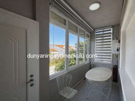 KINALIADA`DA FULL DENİZ MANZARALI İKİBUÇUK KATLI MÜSTAKİL EV