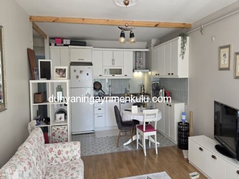 ÇEKMEKÖY DE İÇİ YAPILI MASRAFSIZ 1+1 SATILIK DAİRE