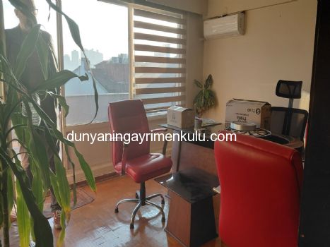 KADIKÖY MERKEZDE KİRALIK 1+1 OFİS