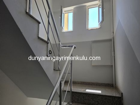 ATAŞEHİR KÜÇÜKBAKKALKÖY'DE MERKEZİ KONUMDA EBEVYN BANYOLU 3+1 KİRALIK DAİRE
