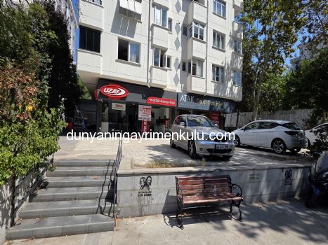 KADIKÖY ŞEMSETTİN GÜNALTAY'DA MİNİBÜS CADDESİNDE KİRALIK DÜKKAN