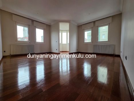 ATAŞEHİR ATA BLOKLARI'NDA BOŞ / MASRAFSIZ SATILIK 3+1 DAİRE