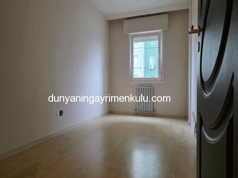 ATAŞEHİR ATA BLOKLARI'NDA BOŞ / MASRAFSIZ SATILIK 3+1 DAİRE