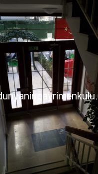 ERENKÖY'DE MİNİBÜSLE TREN YOLU ARASI SATILIK MASRAFSIZ 3+1 DAİRE